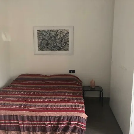 La Maison De Julie דירה קליארי